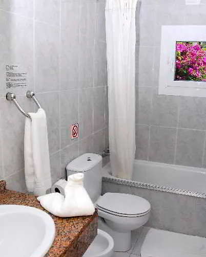 Готель Tajaraste *